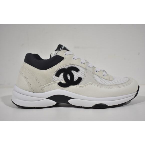 Chanel REV White Black CC Logo Leather Lace Up Flat Runner Trainer Sneaker 39.5 - Picture 1 of 12